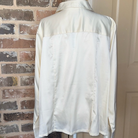 NWT Investments Cream Satin Button Down Shirt Plus Size 18W - Picture 2 of 13